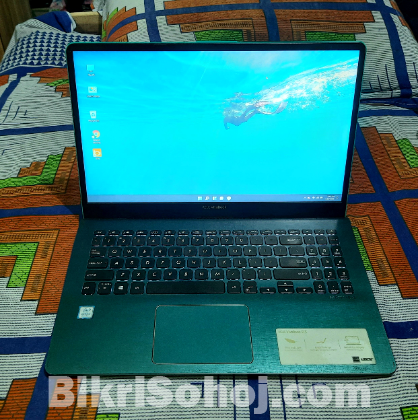 Asus Vivobook i3 8 gen laptop